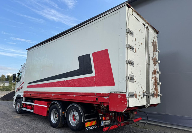 VolvoFH13 500 6x2 Ketjupurku + Rahtikaappi - Skříňový nákladní auto: obrázek 3 VolvoFH13 500 6x2 Ketjupurku + Rahtikaappi - Skříňový nákladní auto: obrázek 3