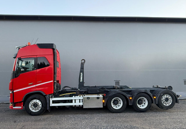 VolvoFH16 750 8X4 - Hákový nosič kontejnerů: obrázek 2 VolvoFH16 750 8X4 - Hákový nosič kontejnerů: obrázek 2