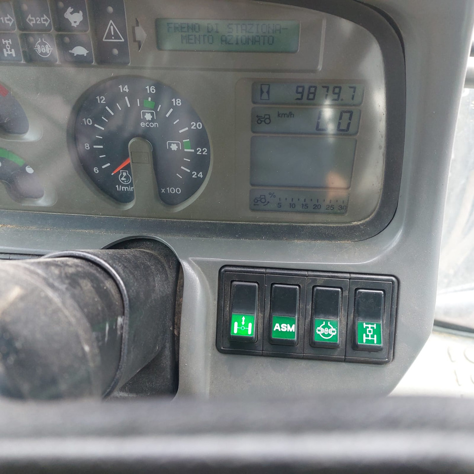 DEUTZ AGROTRON 135 MKIII - Traktor: obrázek 4 DEUTZ AGROTRON 135 MKIII - Traktor: obrázek 4