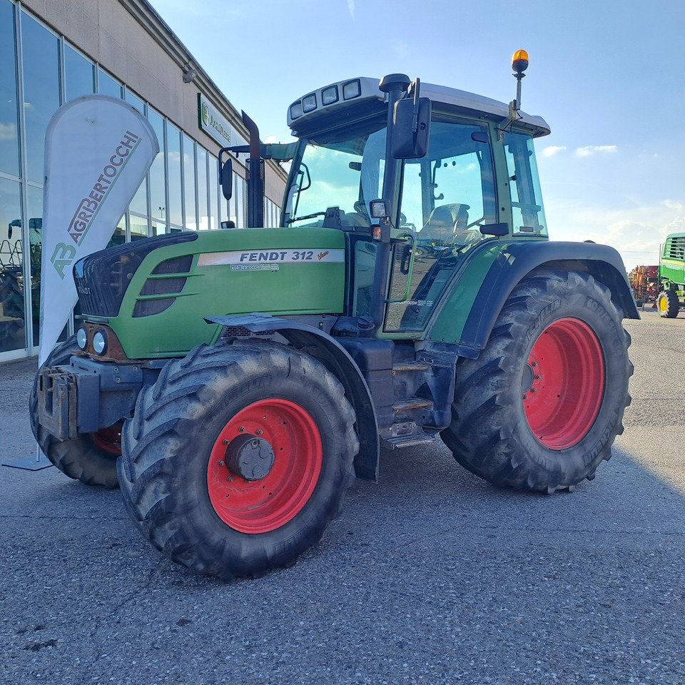 FENDT 312 VARIO - Traktor: obrázek 1 FENDT 312 VARIO - Traktor: obrázek 1