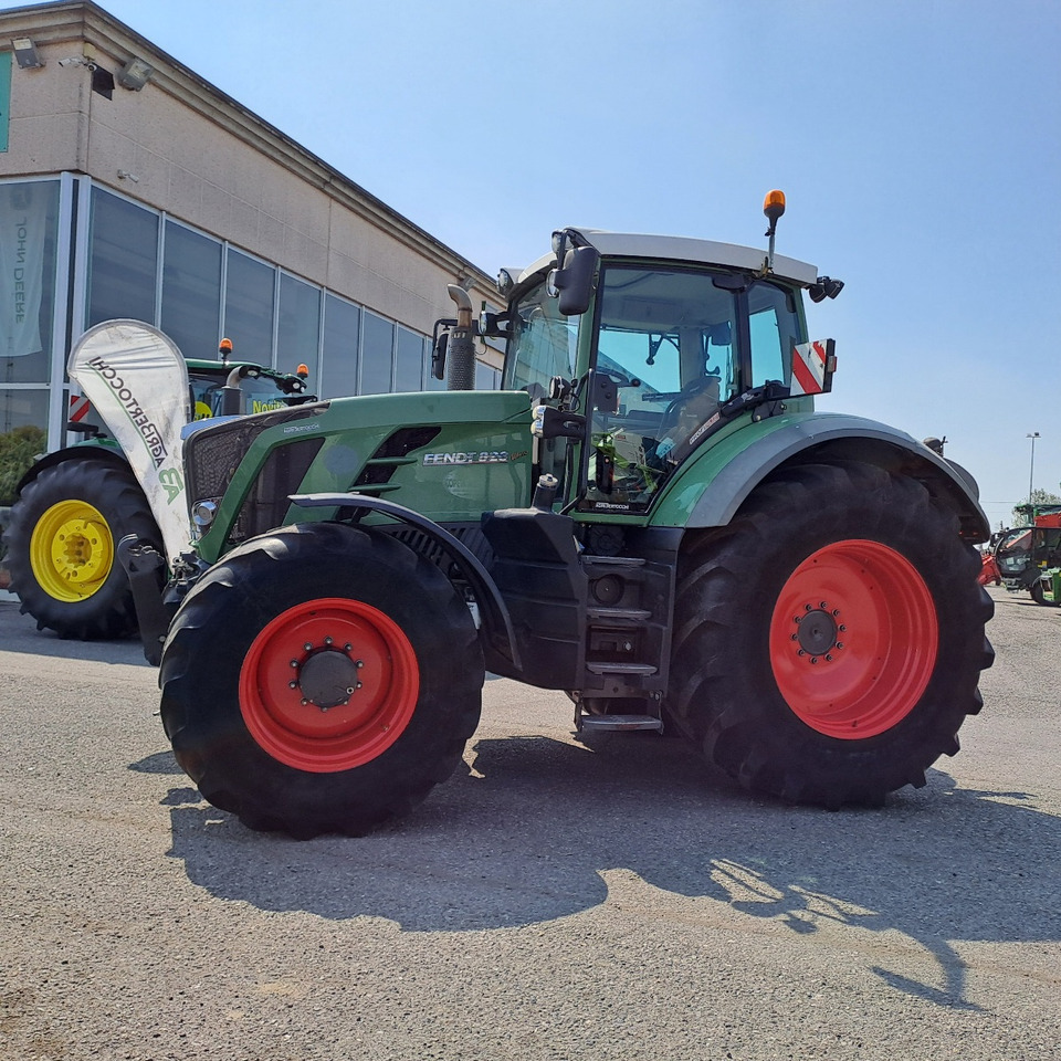 FENDT 828 VARIO PROFI PLUS - Traktor: obrázek 1 FENDT 828 VARIO PROFI PLUS - Traktor: obrázek 1