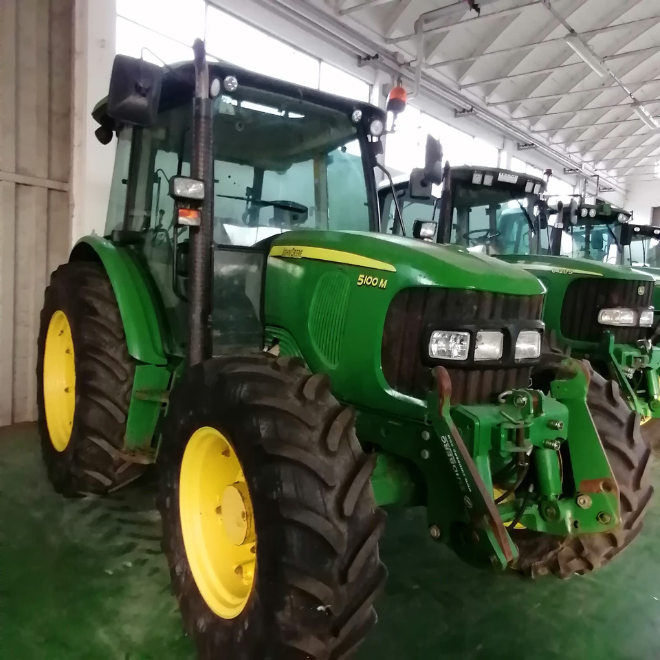 JOHN DEERE 5070 M - Traktor: obrázek 3 JOHN DEERE 5070 M - Traktor: obrázek 3