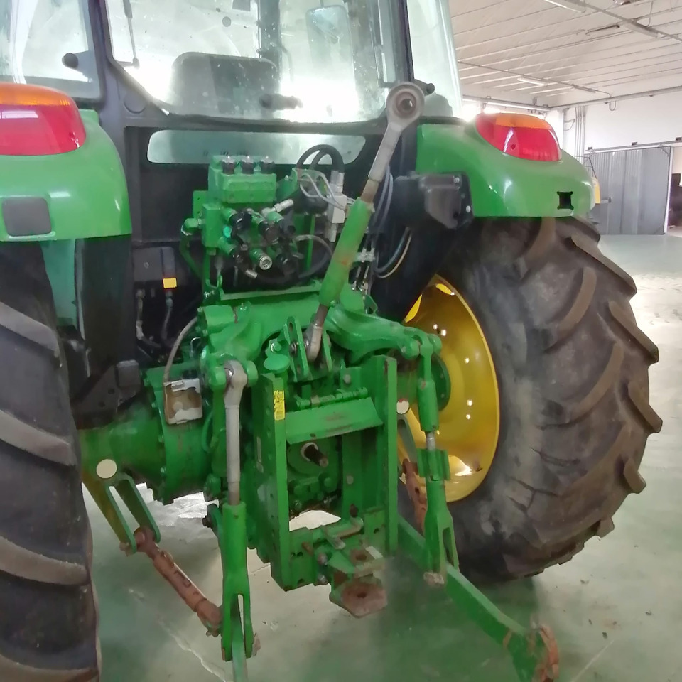 JOHN DEERE 5070 M - Traktor: obrázek 2 JOHN DEERE 5070 M - Traktor: obrázek 2