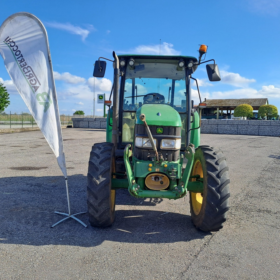 JOHN DEERE 5820 - ASTA AGRIBERTOCCHI - Traktor: obrázek 2 JOHN DEERE 5820 - ASTA AGRIBERTOCCHI - Traktor: obrázek 2