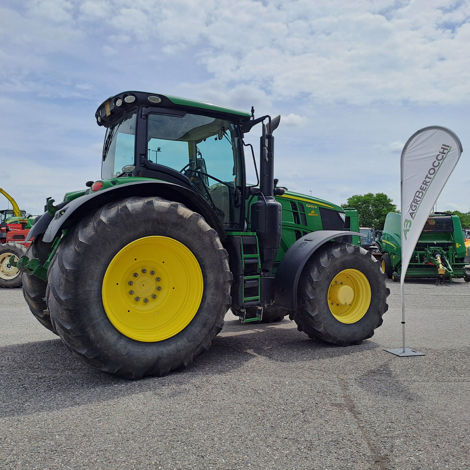 JOHN DEERE 6230R - Traktor: obrázek 2 JOHN DEERE 6230R - Traktor: obrázek 2