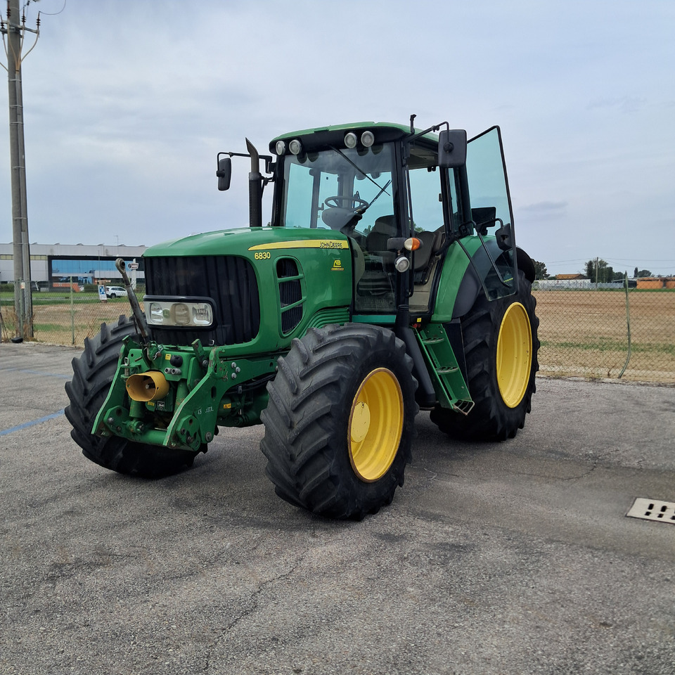 JOHN DEERE 6830 Premium - Traktor: obrázek 1 JOHN DEERE 6830 Premium - Traktor: obrázek 1
