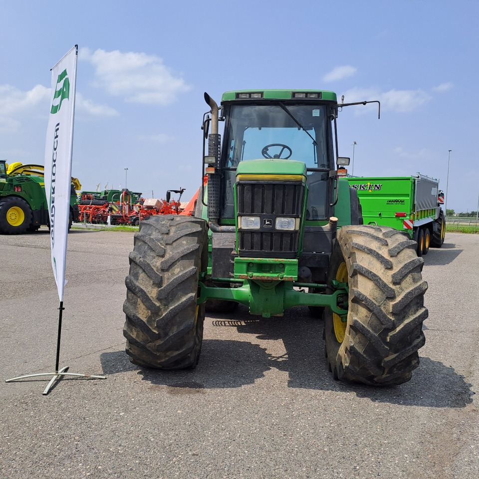 JOHN DEERE 7800 - Traktor: obrázek 2 JOHN DEERE 7800 - Traktor: obrázek 2