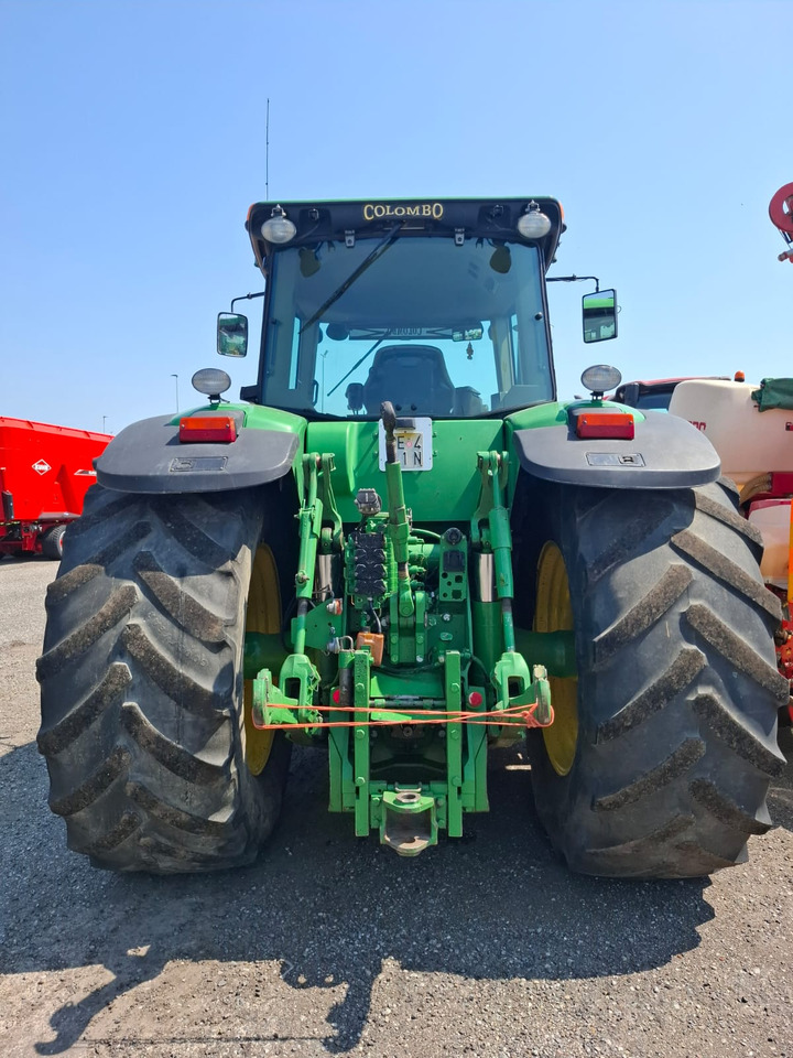 JOHN DEERE 8230 - Traktor: obrázek 3 JOHN DEERE 8230 - Traktor: obrázek 3