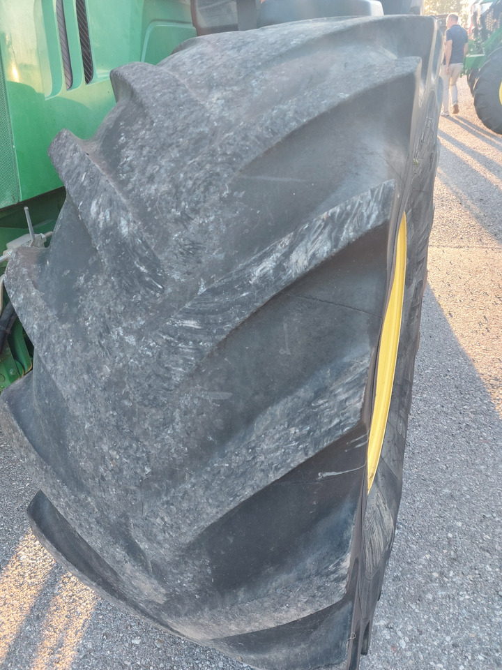 JOHN DEEREE 6210R - Traktor: obrázek 5 JOHN DEEREE 6210R - Traktor: obrázek 5