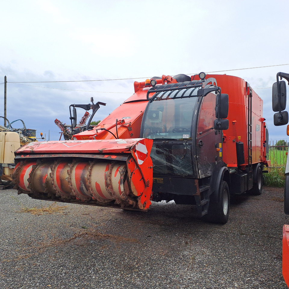 KUHN SPW 27 INTENSE - Krmný míchací vůz: obrázek 2 KUHN SPW 27 INTENSE - Krmný míchací vůz: obrázek 2