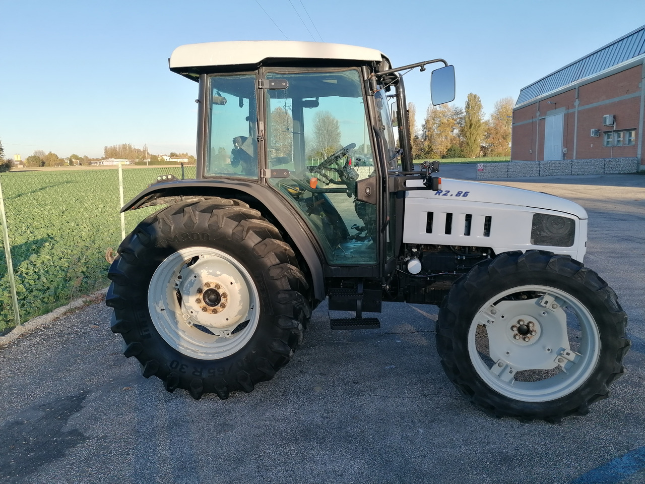 LAMBORGHINI R2.86 - Traktor: obrázek 3 LAMBORGHINI R2.86 - Traktor: obrázek 3