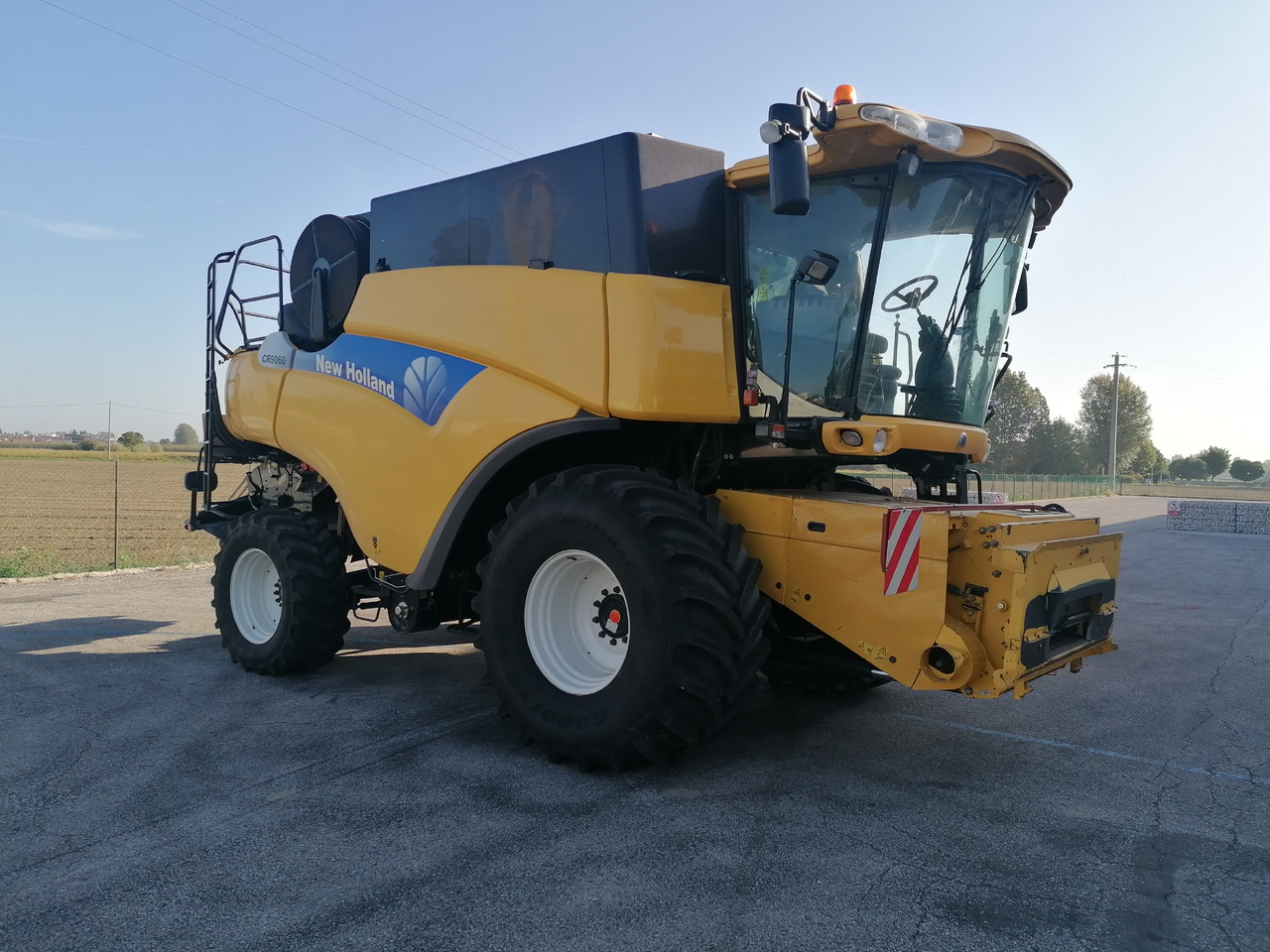 NEW HOLLAND CR 9060 - Sklízecí mlátička: obrázek 2 NEW HOLLAND CR 9060 - Sklízecí mlátička: obrázek 2