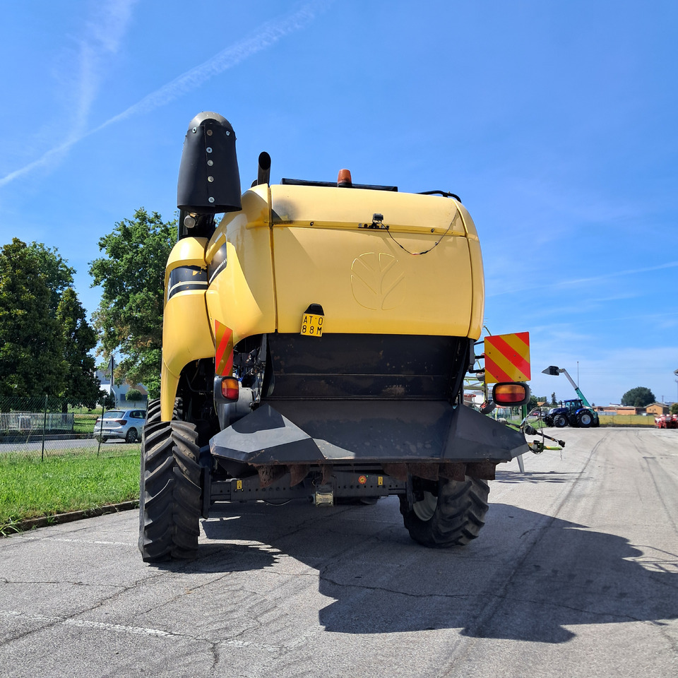 NEW HOLLAND CX880 - Sklízecí mlátička: obrázek 4 NEW HOLLAND CX880 - Sklízecí mlátička: obrázek 4