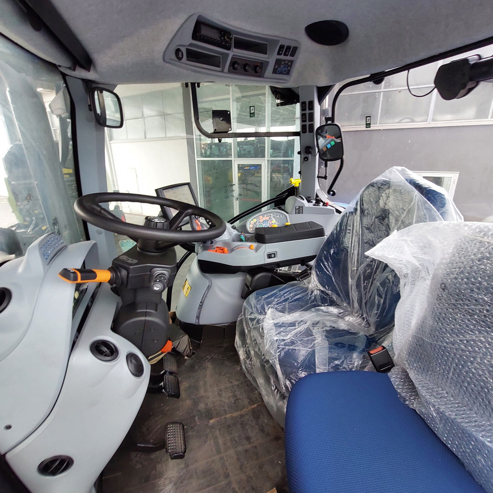 NEW HOLLAND T7 225 - Traktor: obrázek 3 NEW HOLLAND T7 225 - Traktor: obrázek 3