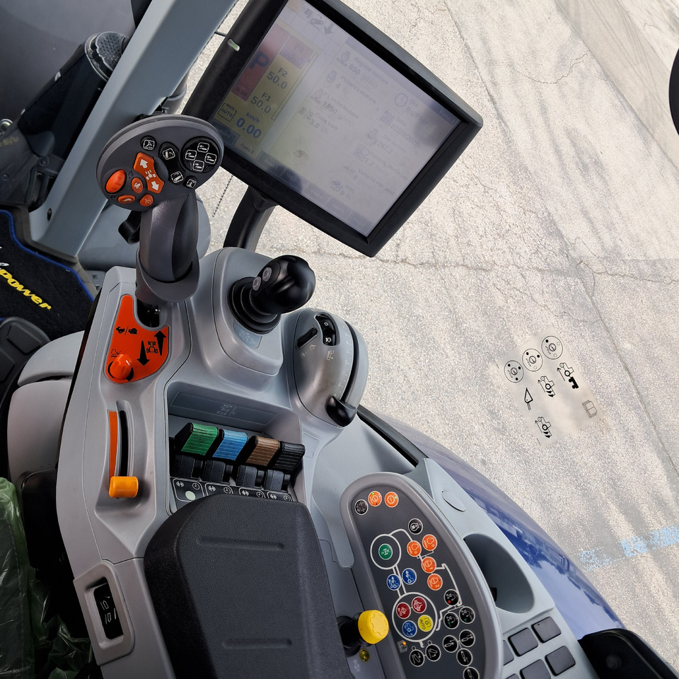 Traktor NEW HOLLAND T7 270: obrázek 11