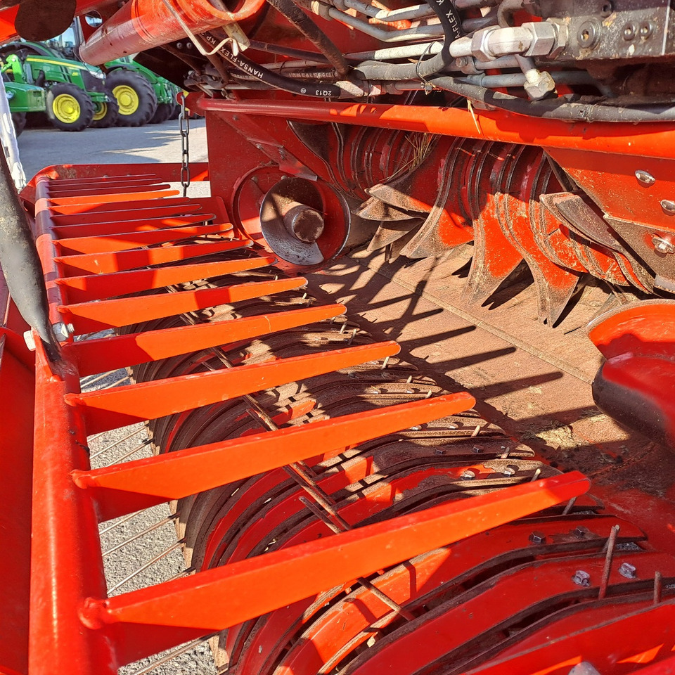 ROTOPRESSA LELY WELGER RP 445 - Lis na válcové balíky: obrázek 5 ROTOPRESSA LELY WELGER RP 445 - Lis na válcové balíky: obrázek 5