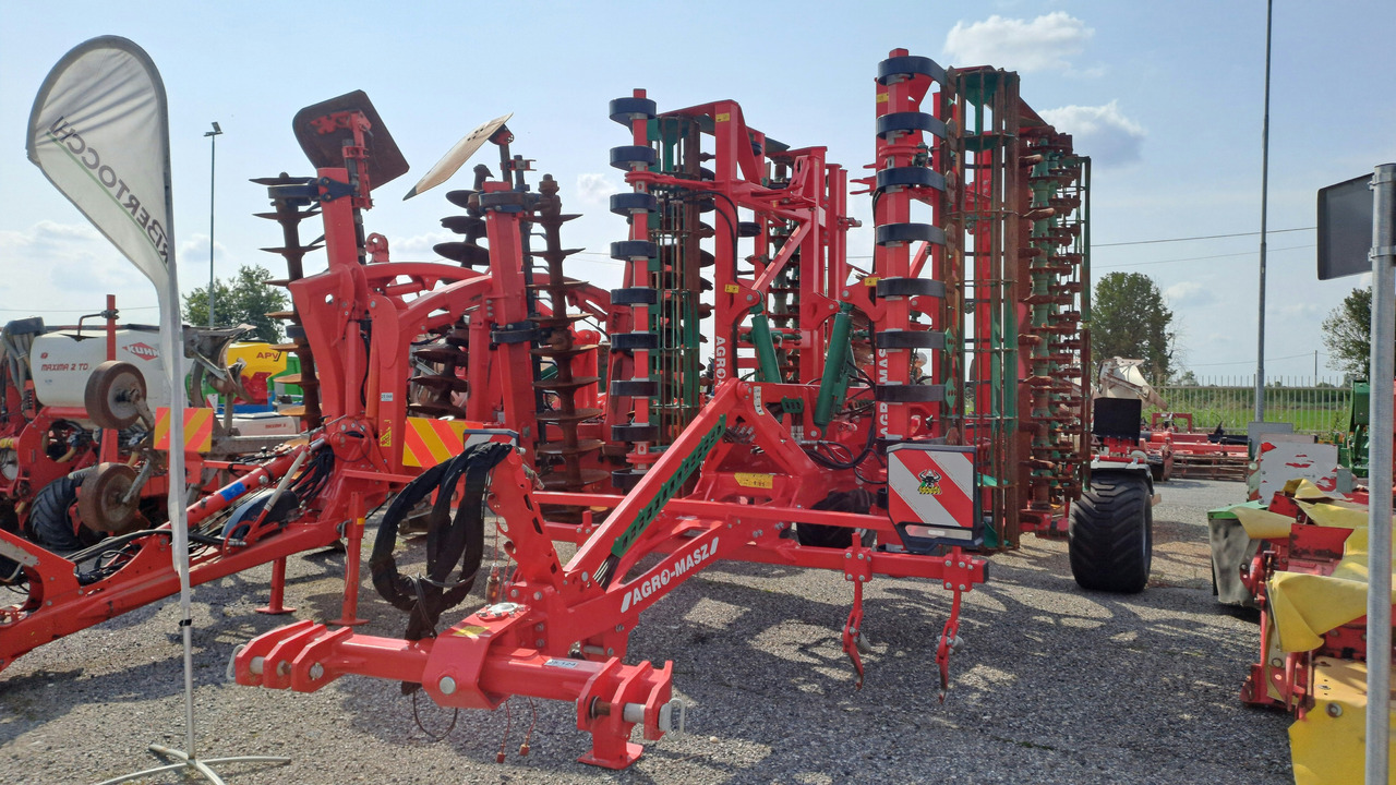 VIBROCOLTIVATORE AGRO-MASZ AUC50 - Brána: obrázek 1 VIBROCOLTIVATORE AGRO-MASZ AUC50 - Brána: obrázek 1
