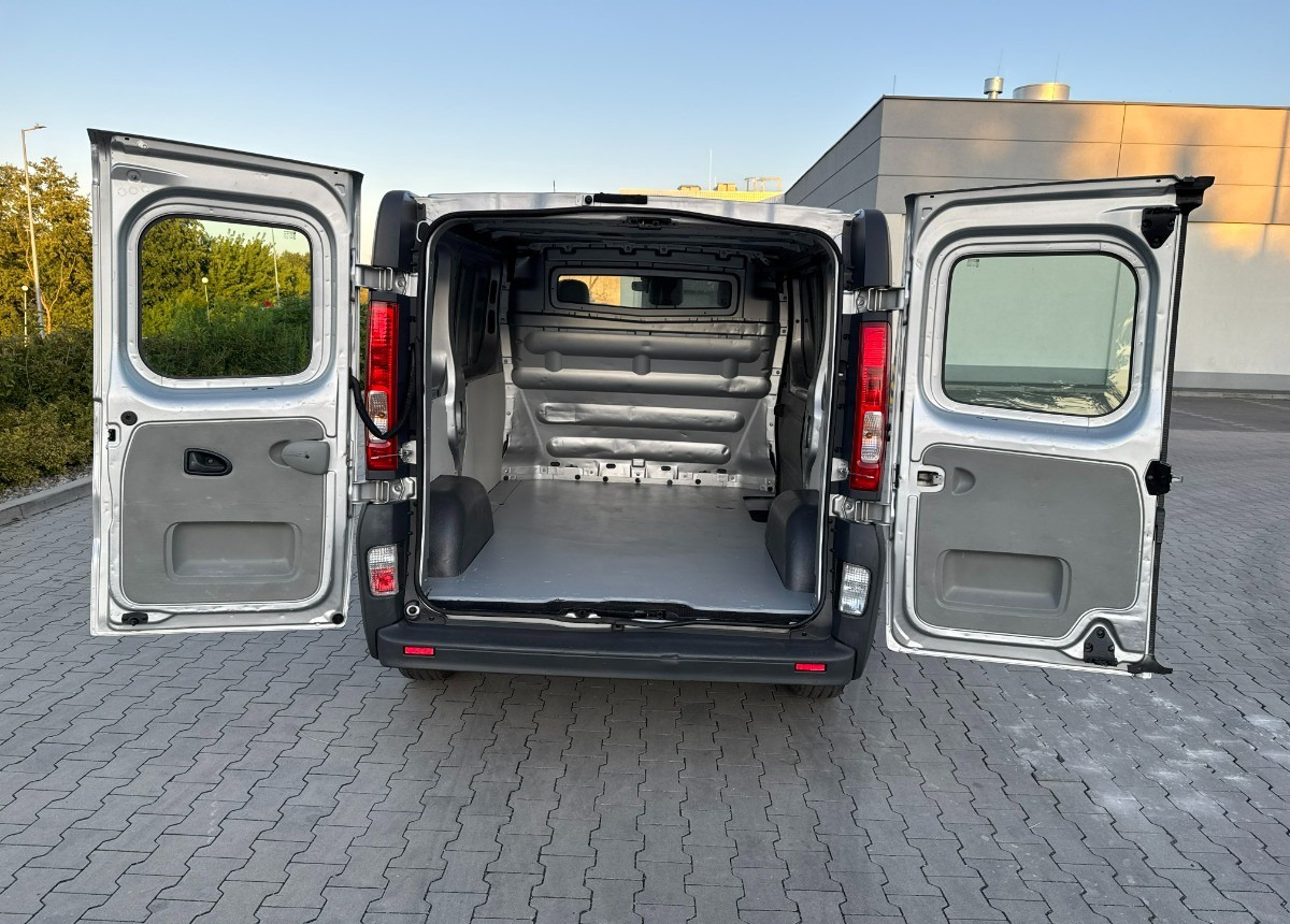 Opel Vivaro 2.0 DCI 115KM 2014 Rok Klimatyzacja Nawigacja BEZWYPADKOWY - Furgon: obrázek 5 Opel Vivaro 2.0 DCI 115KM 2014 Rok Klimatyzacja Nawigacja BEZWYPADKOWY - Furgon: obrázek 5