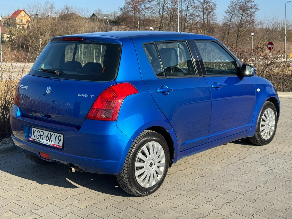 Suzuki Swift 1.3 benzyna 90km Klimatyzacja 136tys przebieg Auto prywatne zadbane - Osobní auto: obrázek 5 Suzuki Swift 1.3 benzyna 90km Klimatyzacja 136tys przebieg Auto prywatne zadbane - Osobní auto: obrázek 5