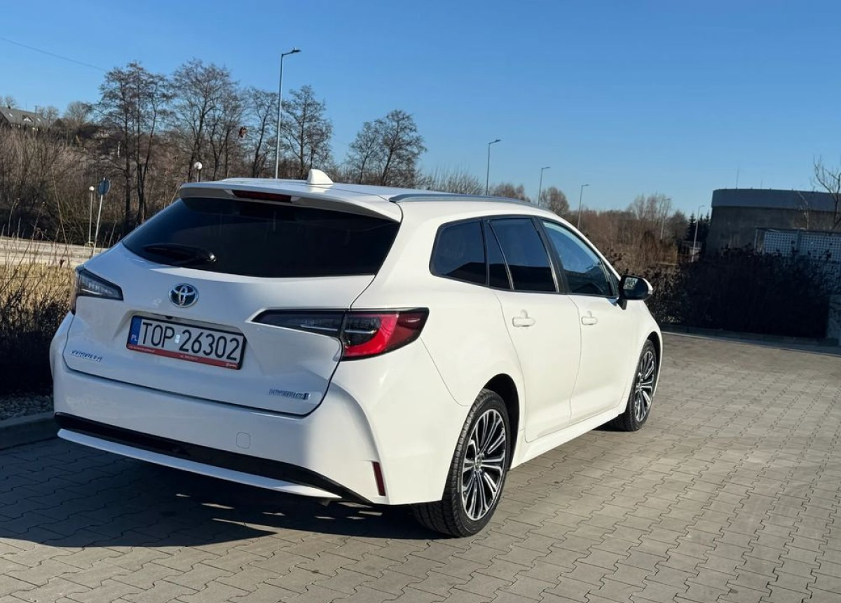 Toyota Corolla 1.8 Hybrid Active Niski przebieg LED FV23 W SUPER STANIE - Osobní auto: obrázek 2 Toyota Corolla 1.8 Hybrid Active Niski przebieg LED FV23 W SUPER STANIE - Osobní auto: obrázek 2