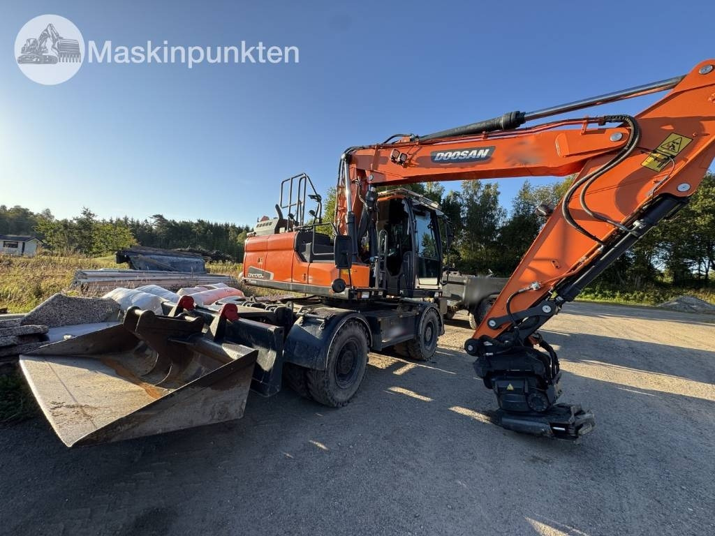 Doosan DX 170 W-5 + Tippvagn + Redskap - Kolesové rýpadlo: obrázek 1 Doosan DX 170 W-5 + Tippvagn + Redskap - Kolesové rýpadlo: obrázek 1