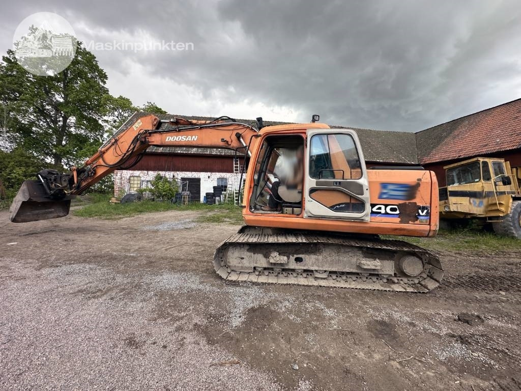 Pásové rýpadlo Doosan Solar 140 LC V: obrázek 11