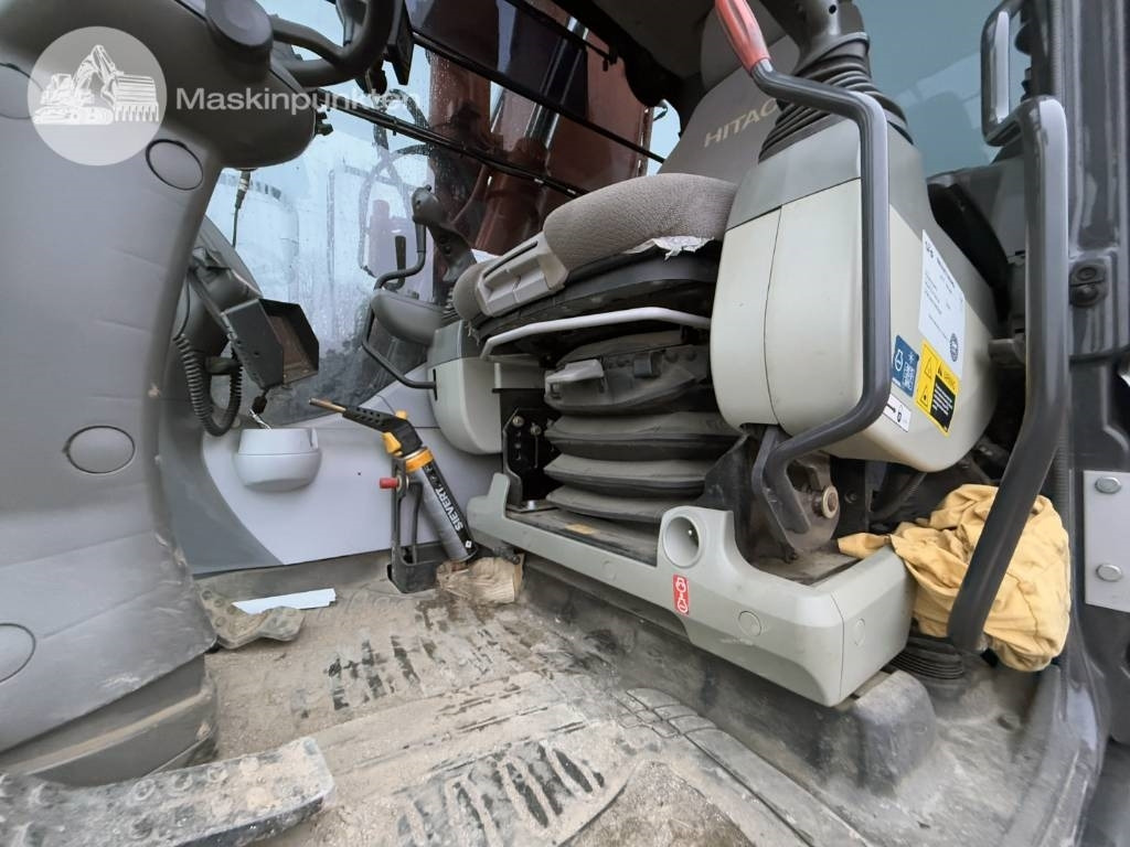 Kolesové rýpadlo Hitachi ZX 170 W-5 B: obrázek 36