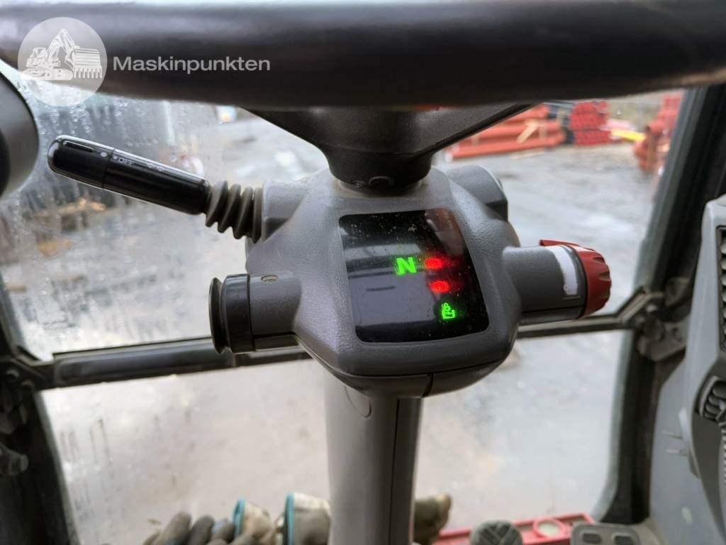 Kolesové rýpadlo Hitachi ZX 170 W-5 B: obrázek 33
