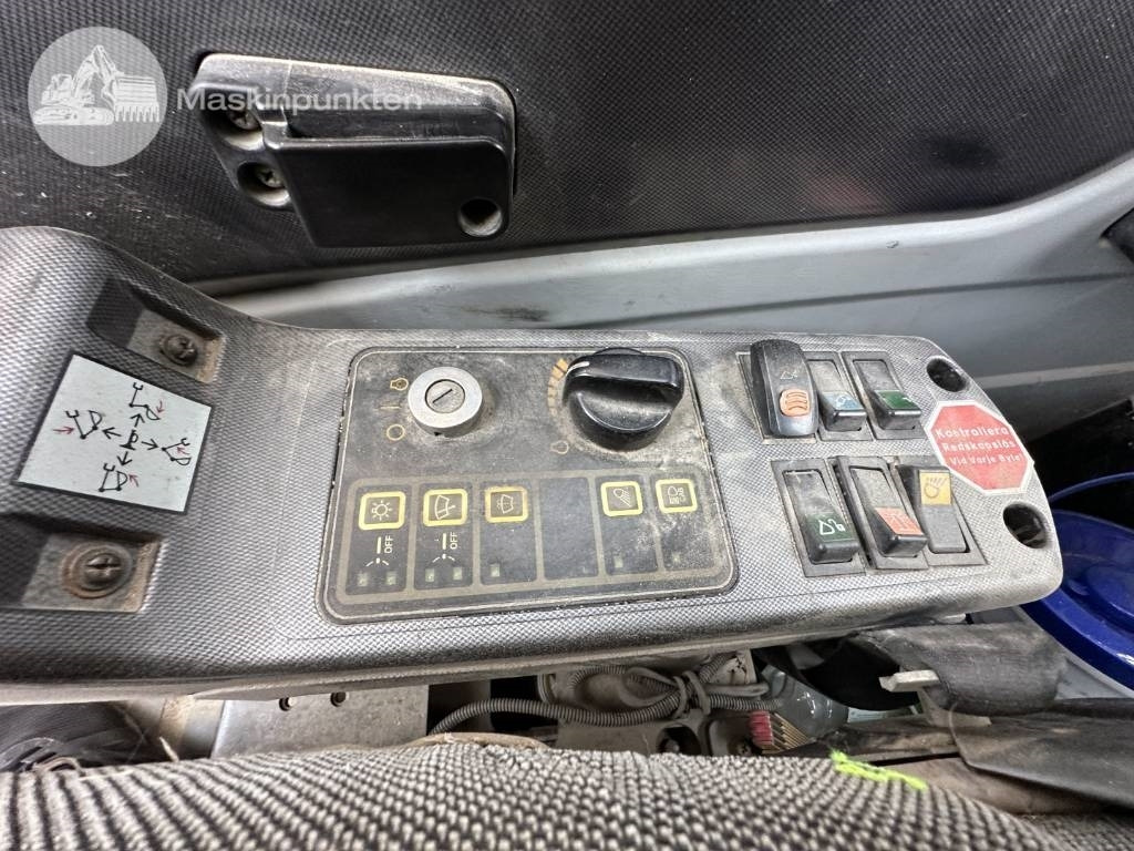 Kolesové rýpadlo Hyundai Robex 140 W-7 A: obrázek 19