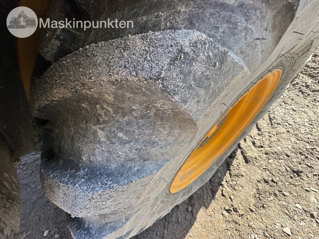 Kolový nakladač JCB 409: obrázek 19