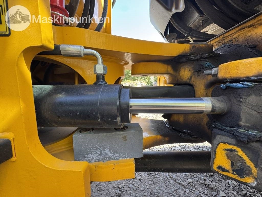 Kolový nakladač JCB 409: obrázek 16