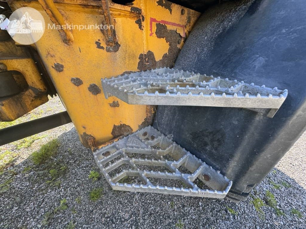 Kolový nakladač JCB 413 K: obrázek 17