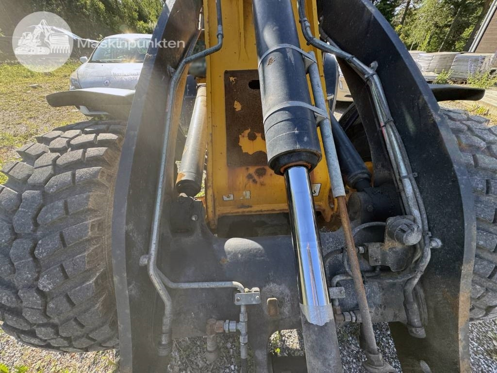 Kolový nakladač JCB 413 K: obrázek 39