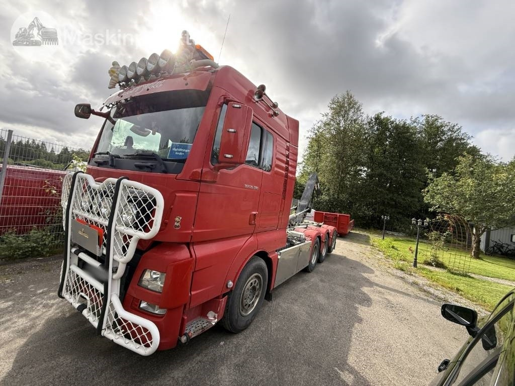 MAN TGX 35.500 EKIPAGE - Hákový nosič kontejnerů: obrázek 1 MAN TGX 35.500 EKIPAGE - Hákový nosič kontejnerů: obrázek 1