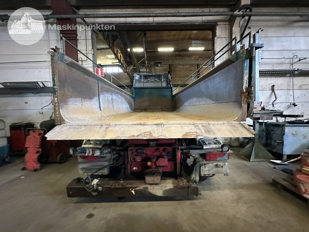 MAN TGX 35.540 - Hákový nosič kontejnerů: obrázek 4 MAN TGX 35.540 - Hákový nosič kontejnerů: obrázek 4