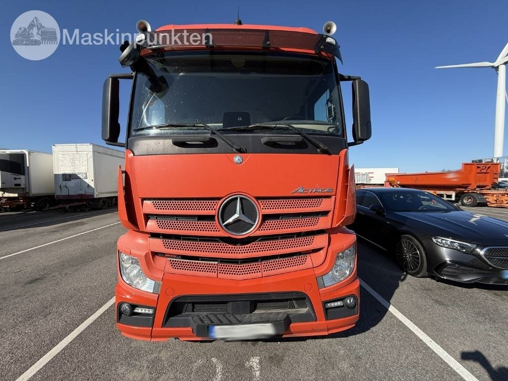 Mercedes-Benz Actros 2551 - Chladírenský nákladní automobil: obrázek 2 Mercedes-Benz Actros 2551 - Chladírenský nákladní automobil: obrázek 2