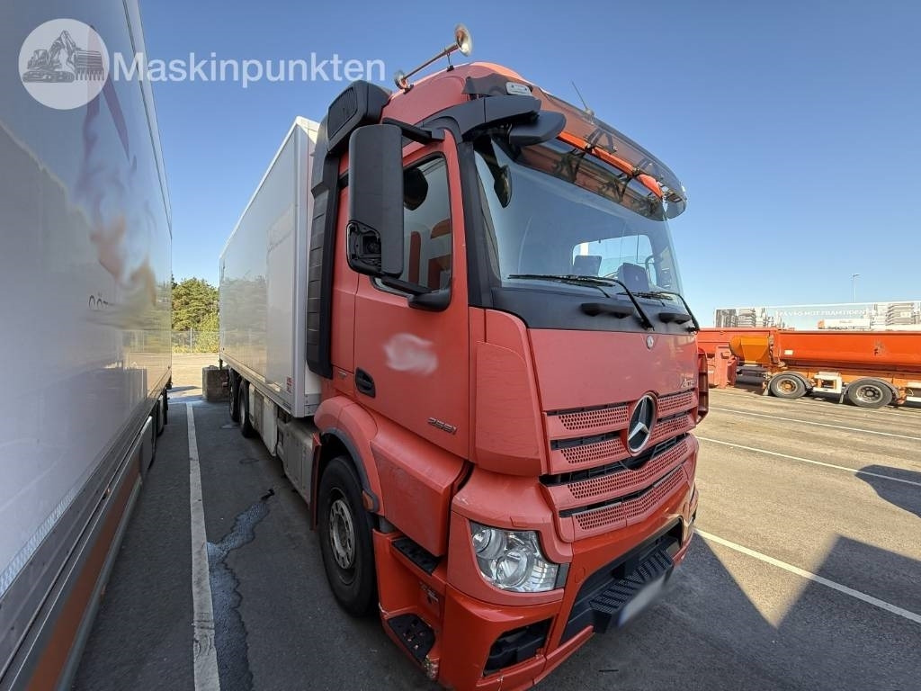 Mercedes-Benz Actros 2551 - Chladírenský nákladní automobil: obrázek 3 Mercedes-Benz Actros 2551 - Chladírenský nákladní automobil: obrázek 3