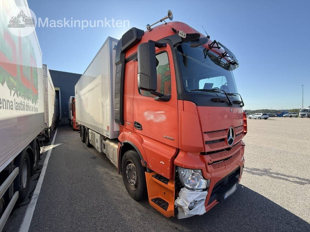 Mercedes-Benz Actros 2551 - Chladírenský nákladní automobil: obrázek 3 Mercedes-Benz Actros 2551 - Chladírenský nákladní automobil: obrázek 3