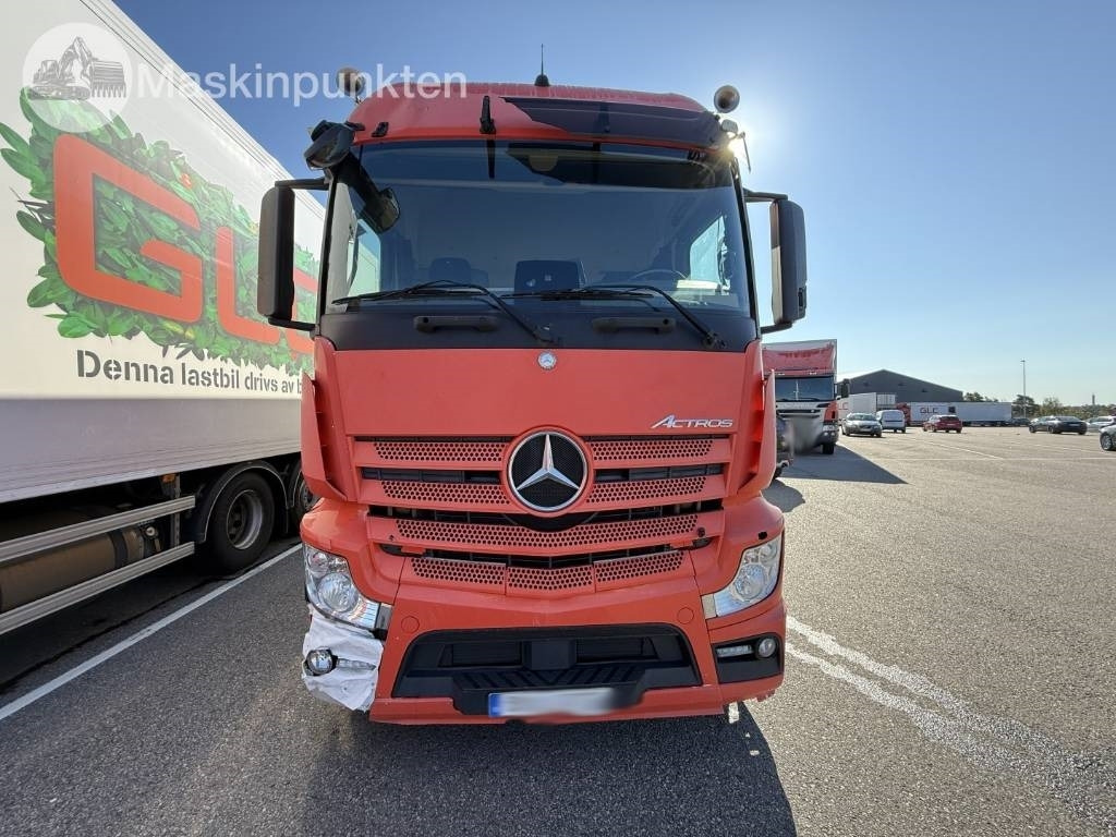 Mercedes-Benz Actros 2551 - Chladírenský nákladní automobil: obrázek 2 Mercedes-Benz Actros 2551 - Chladírenský nákladní automobil: obrázek 2