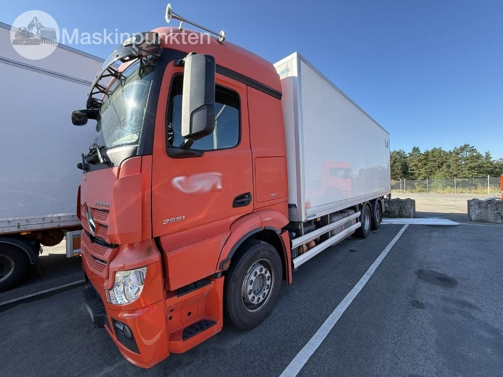 Mercedes-Benz Actros 2551 - Chladírenský nákladní automobil: obrázek 1 Mercedes-Benz Actros 2551 - Chladírenský nákladní automobil: obrázek 1