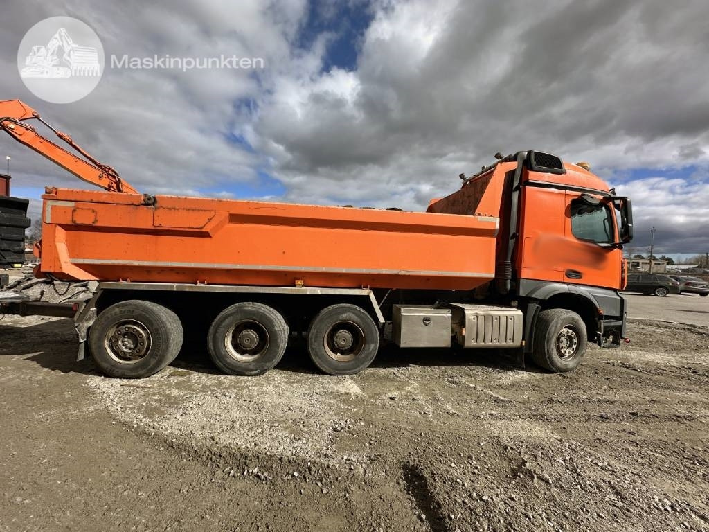 Mercedes-Benz Arocs - Sklápěč: obrázek 4 Mercedes-Benz Arocs - Sklápěč: obrázek 4