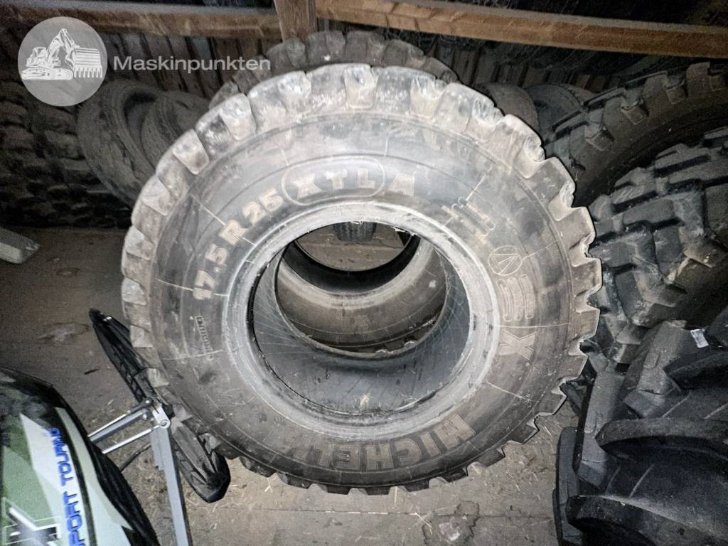 Michelin 17.5R25 Hjullastardäck - Pneumatiky pro Stavební technika: obrázek 1 Michelin 17.5R25 Hjullastardäck - Pneumatiky pro Stavební technika: obrázek 1