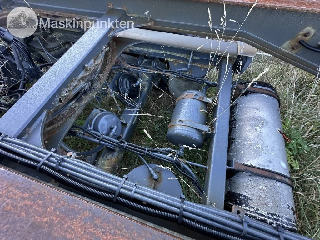 Mjölbysläpet SFL4-12,5-3 - Hákový/ Ramenový nosič přívěs: obrázek 2 Mjölbysläpet SFL4-12,5-3 - Hákový/ Ramenový nosič přívěs: obrázek 2