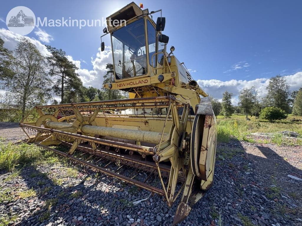 New Holland 1530 - Sklízecí mlátička: obrázek 1 New Holland 1530 - Sklízecí mlátička: obrázek 1