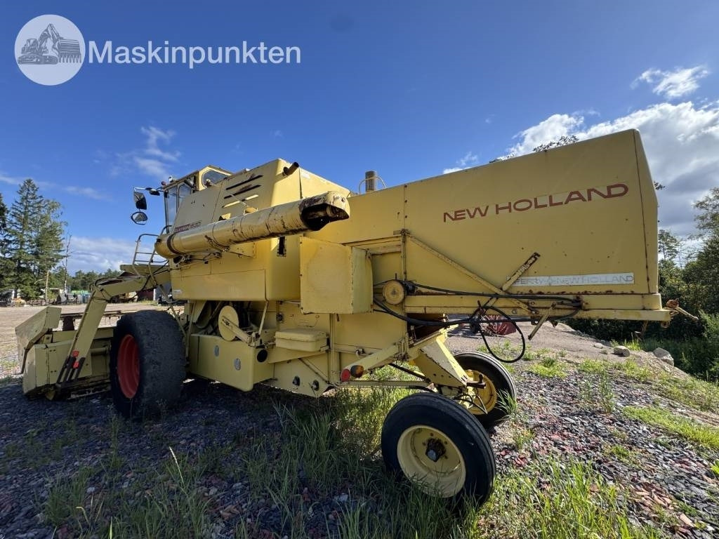 New Holland 1530 - Sklízecí mlátička: obrázek 2 New Holland 1530 - Sklízecí mlátička: obrázek 2