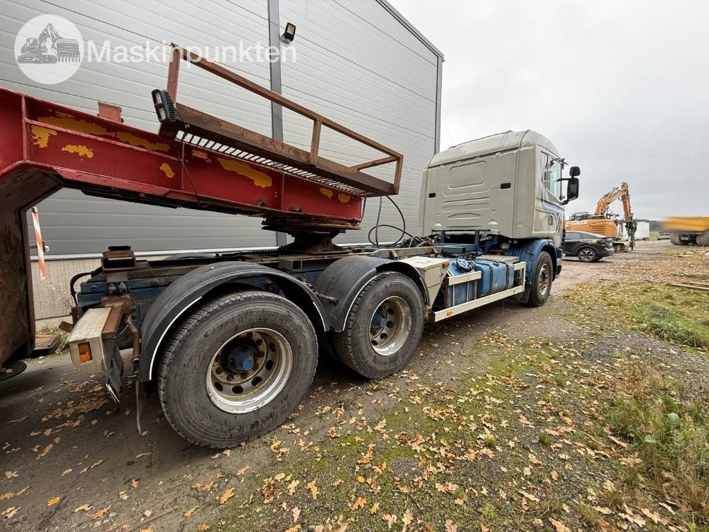 Scania R 144 GB - Hákový nosič kontejnerů: obrázek 4 Scania R 144 GB - Hákový nosič kontejnerů: obrázek 4