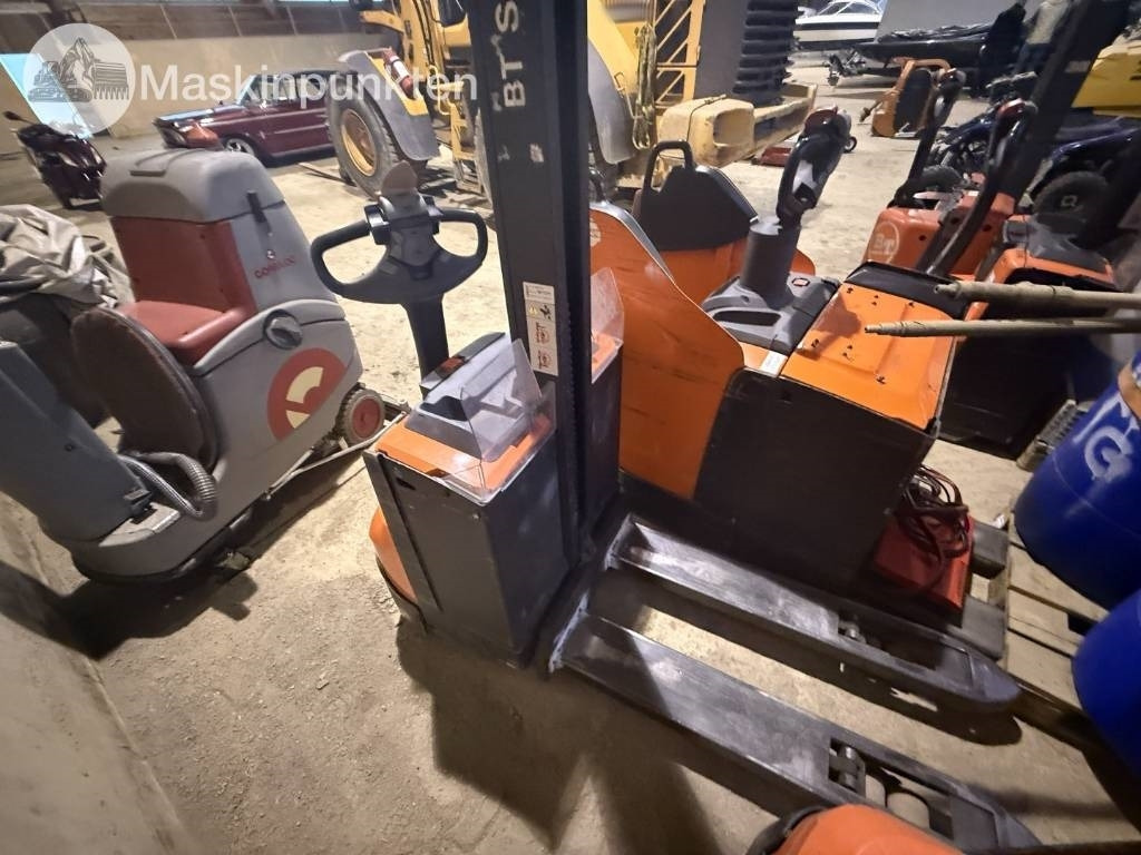 Toyota BT SWE 80 L - Elektrický vysokozdvižný vozík: obrázek 4 Toyota BT SWE 80 L - Elektrický vysokozdvižný vozík: obrázek 4