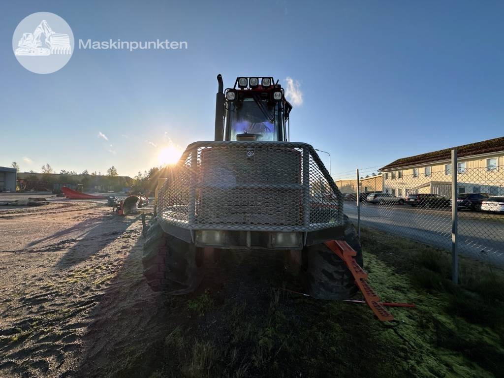 Valmet 890.3 - Vyvážecí souprava: obrázek 2 Valmet 890.3 - Vyvážecí souprava: obrázek 2