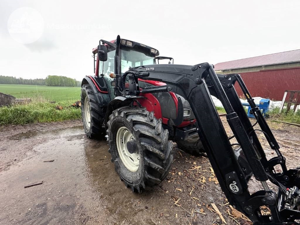 Valtra N 121 - Traktor: obrázek 4 Valtra N 121 - Traktor: obrázek 4