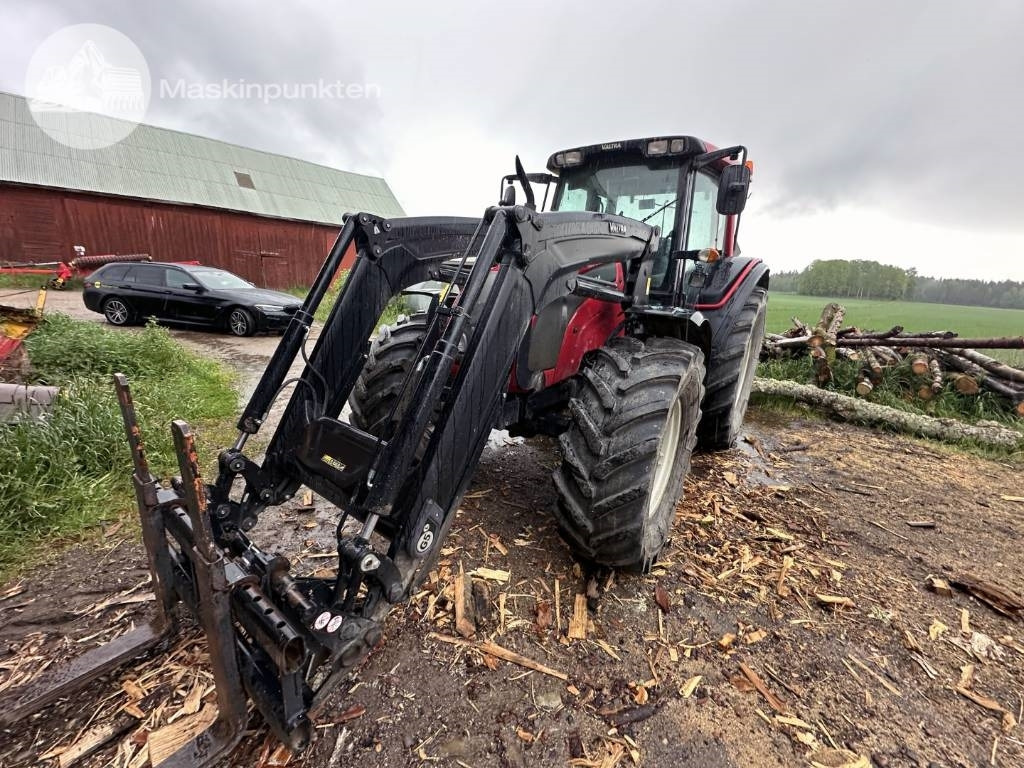 Valtra N 121 - Traktor: obrázek 2 Valtra N 121 - Traktor: obrázek 2